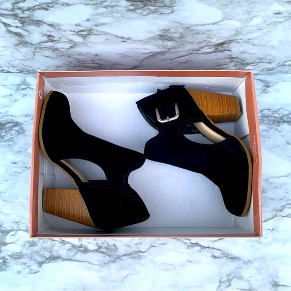 Fergalicious Suede Almond Toe Palmer Booties Size 6.5 - Picture 2 of 8